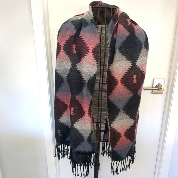 Cotton On red black Aztec Ombre Geometric Diamond Pattern Rectangle Fringe Scarf - Picture 2 of 5